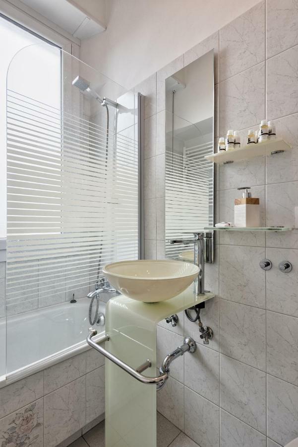 Lungo Dora With Balcony And Panoramic View Apartment Turin Bagian luar foto