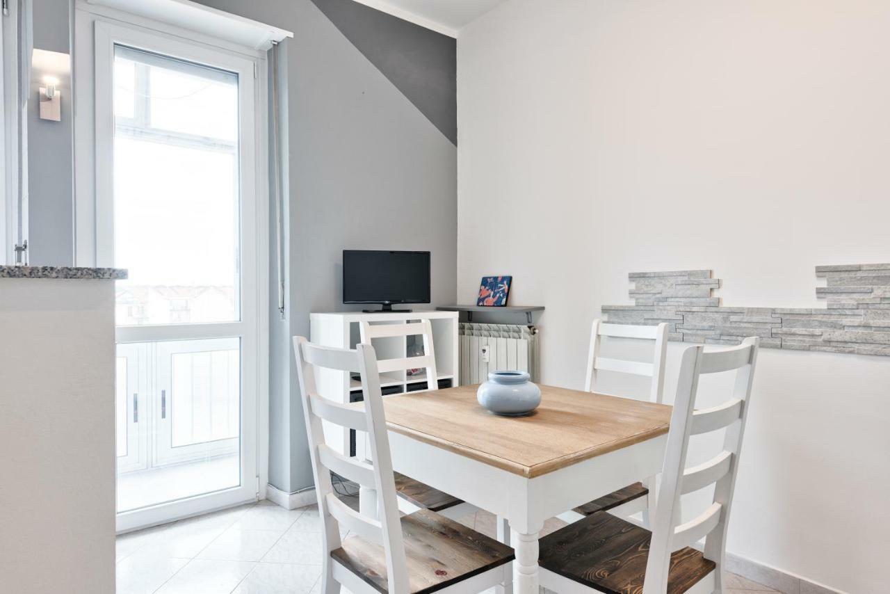 Lungo Dora With Balcony And Panoramic View Apartment Turin Bagian luar foto