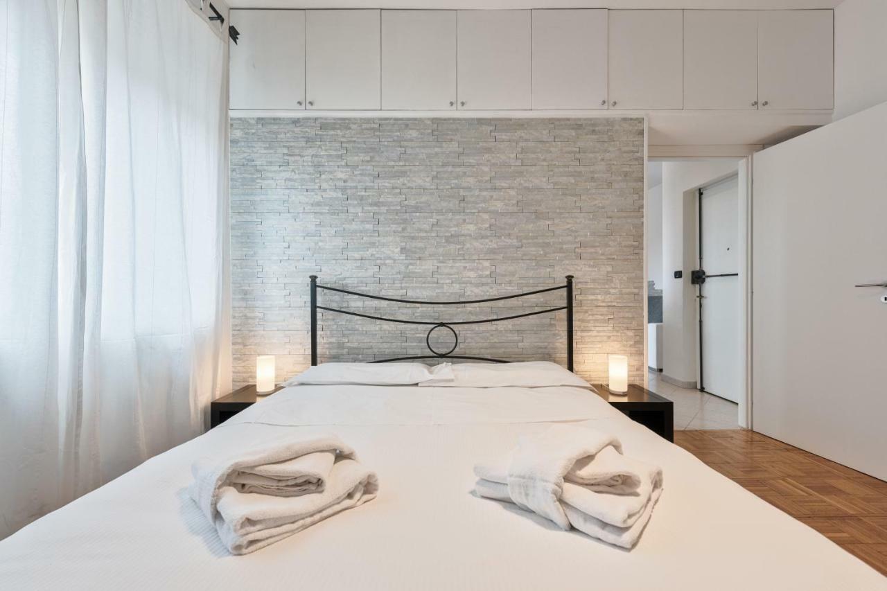 Lungo Dora With Balcony And Panoramic View Apartment Turin Bagian luar foto