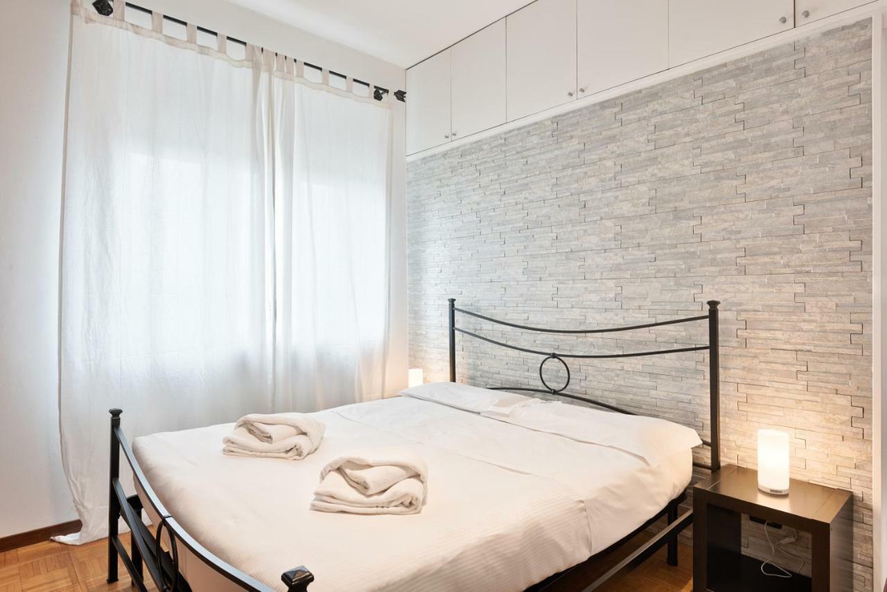 Lungo Dora With Balcony And Panoramic View Apartment Turin Bagian luar foto